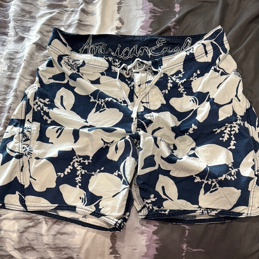 American Eagle Outfitters Men’s Blue and White Board Shorts
